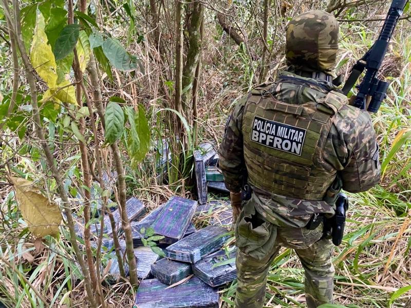 Guaíra - Polícia localiza quase meia tonelada de maconha em meio a mata