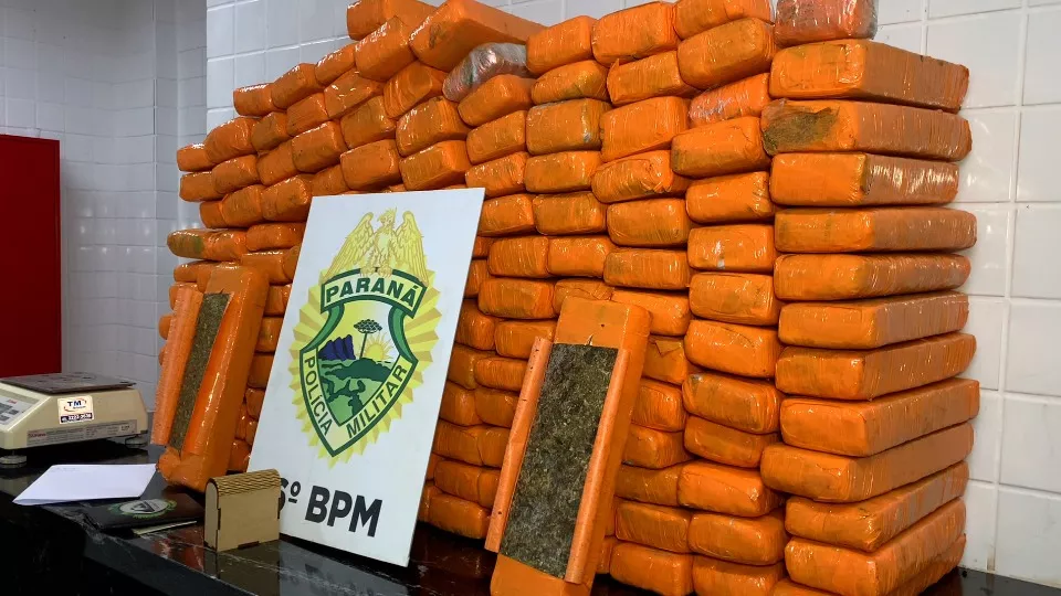 Rapaz é preso com 121 kg de maconha após perseguição na BR-277 em Cascavel